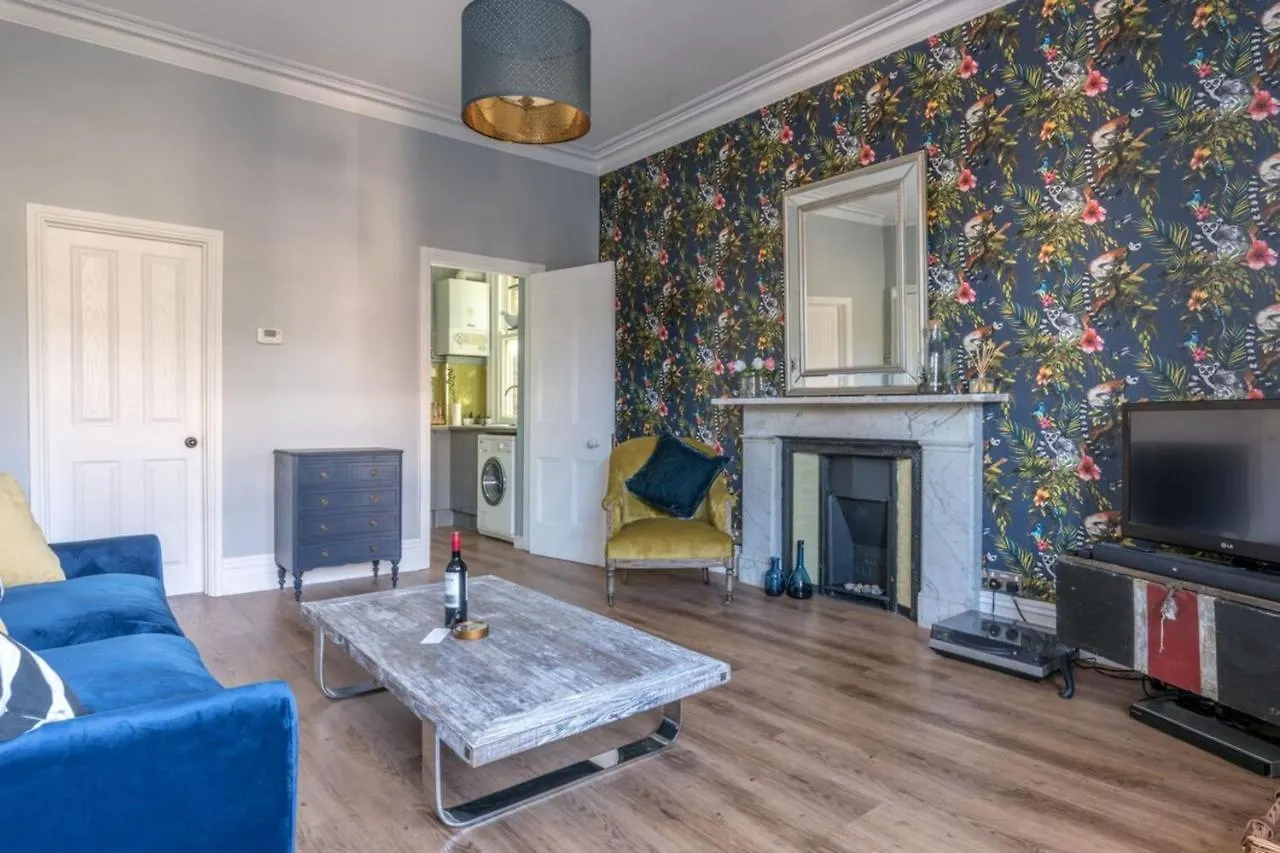 Bright 1 Bedroom Flat Minutes From The Beach And Trains Brighton Apartment