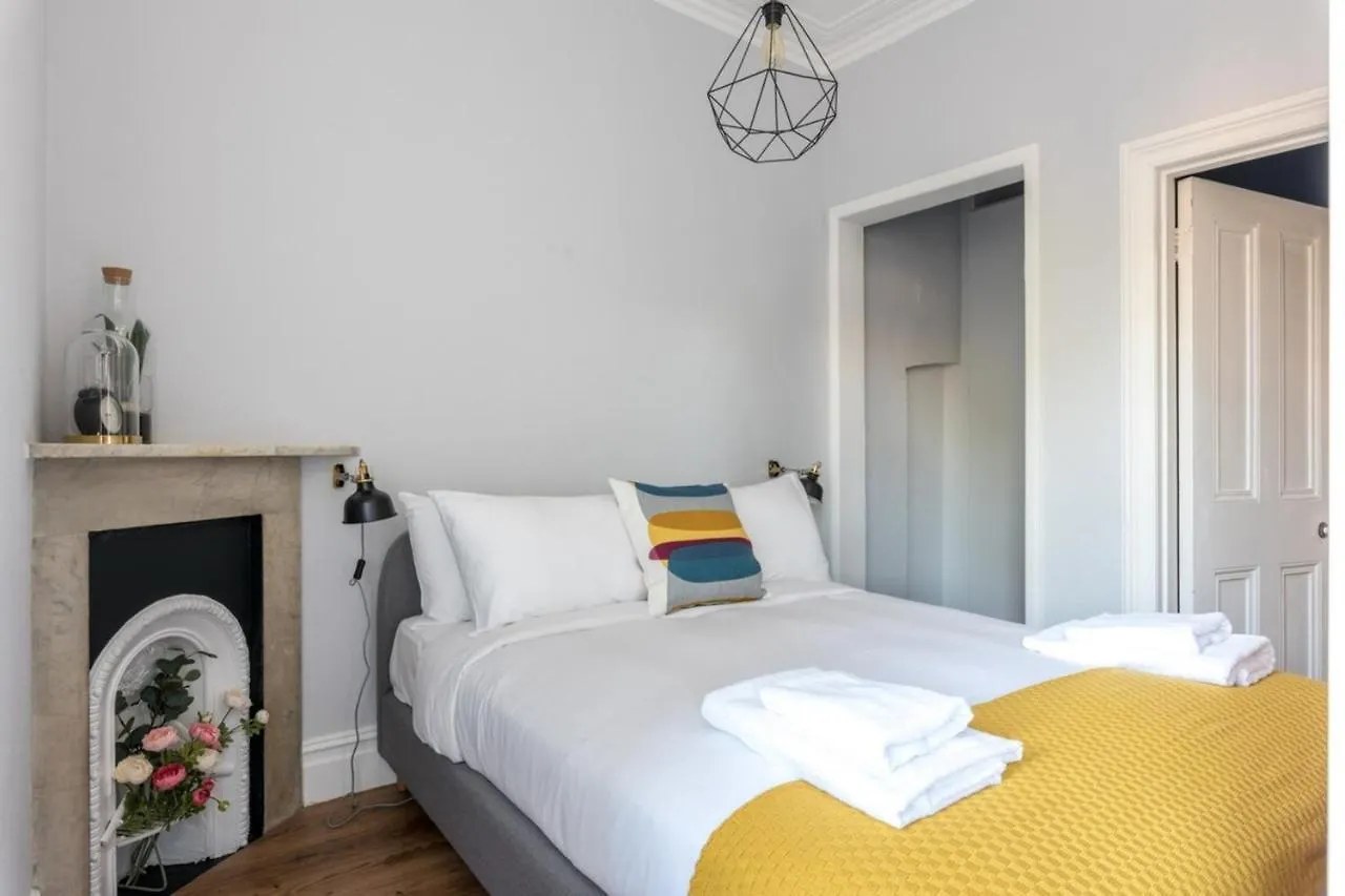 Apartment Bright 1 Bedroom Flat Minutes From The Beach And Trains Brighton